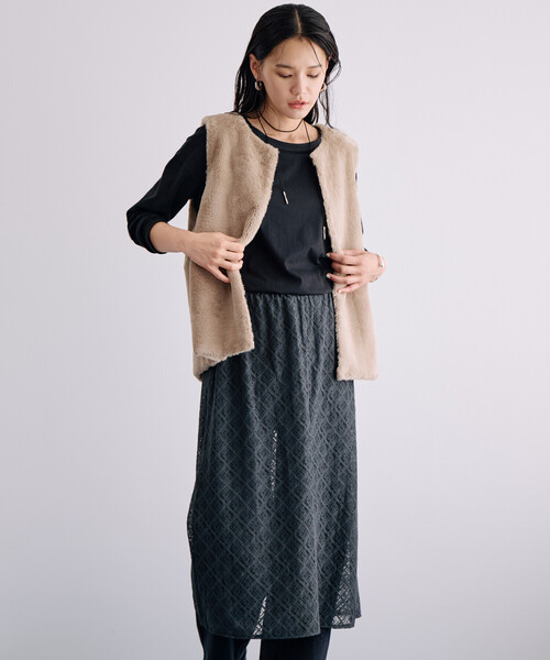 COMME CA ISM（コムサイズム）の「ラビット調　ファージレ（ベスト・レディース・ブラウン/グレイッシュベージュ・FREE）」の17枚目の写真