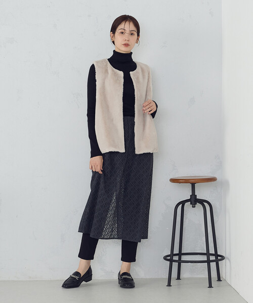 COMME CA ISM（コムサイズム）の「ラビット調　ファージレ（ベスト・レディース・ブラウン/グレイッシュベージュ・FREE）」の22枚目の写真