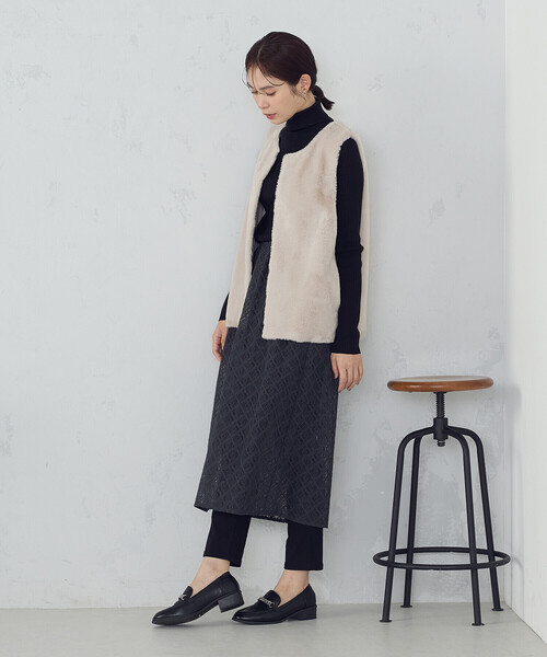 COMME CA ISM（コムサイズム）の「ラビット調　ファージレ（ベスト・レディース・ブラウン/グレイッシュベージュ・FREE）」の5枚目の写真