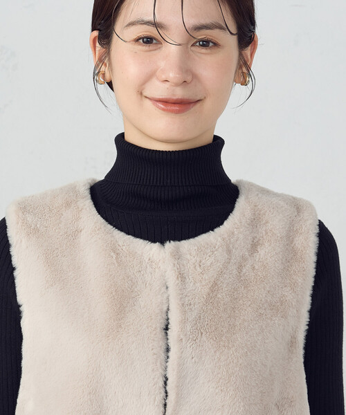 COMME CA ISM（コムサイズム）の「ラビット調　ファージレ（ベスト・レディース・ブラウン/グレイッシュベージュ・FREE）」の11枚目の写真