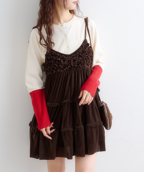 w closet（ダブルクローゼット）の「ベロアフリルキャミワンピース（ワンピース・レディース・アイボリー/ブラック/チャコールグレー/ブラウン・FREE）」の4枚目の写真