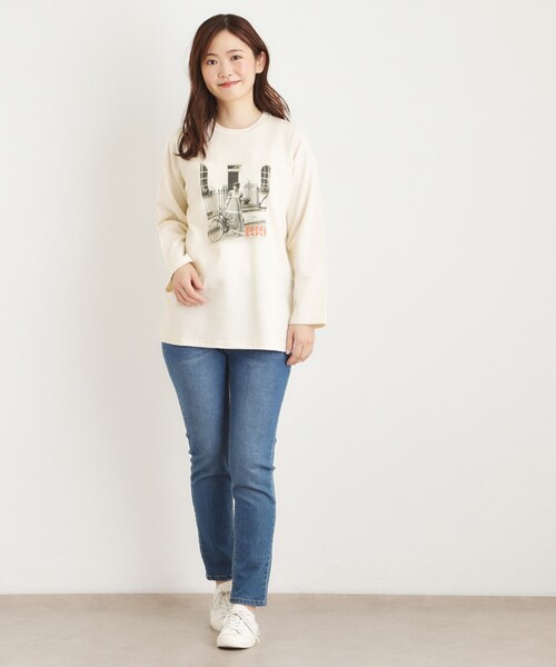 LAURA ASHLEY（ローラアシュレイ）の「ローラ アシュレイ生誕100周年記念 枚数限定 サイクルガール フォトTシャツ（Tシャツ/カットソー・レディース・ピンク系/チャコールグレー/アイボリー・38）」の6枚目の写真
