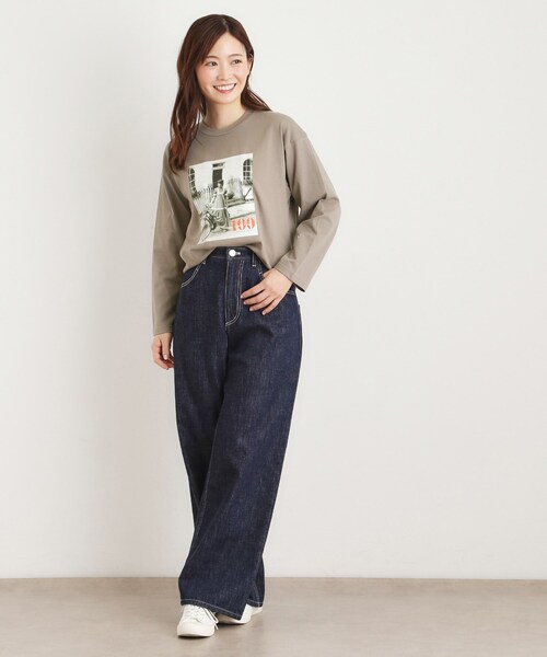 LAURA ASHLEY（ローラアシュレイ）の「ローラ アシュレイ生誕100周年記念 枚数限定 サイクルガール フォトTシャツ（Tシャツ/カットソー・レディース・ピンク系/チャコールグレー/アイボリー・38）」の11枚目の写真