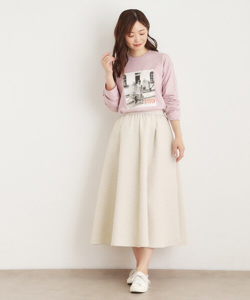 LAURA ASHLEY（ローラアシュレイ）の「ローラ アシュレイ生誕100周年記念 枚数限定 サイクルガール フォトTシャツ（Tシャツ/カットソー・レディース・ピンク系/チャコールグレー/アイボリー・38）」の16枚目の写真