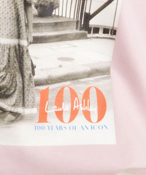 LAURA ASHLEY（ローラアシュレイ）の「ローラ アシュレイ生誕100周年記念 枚数限定 サイクルガール フォトTシャツ（Tシャツ/カットソー・レディース・ピンク系/チャコールグレー/アイボリー・38）」の18枚目の写真
