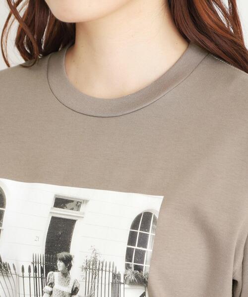 LAURA ASHLEY（ローラアシュレイ）の「ローラ アシュレイ生誕100周年記念 枚数限定 サイクルガール フォトTシャツ（Tシャツ/カットソー・レディース・ピンク系/チャコールグレー/アイボリー・38）」の22枚目の写真