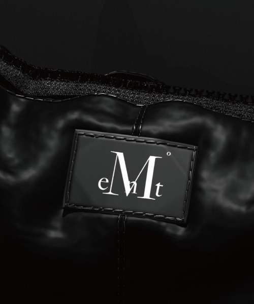 MUCENT(ムセント)の「A'GEM/9 × .kom 『MUCENT/ムーセント』 MERIN GOLD LINE LEATHER SHOULDER BAG UNISEX/ゴールドラインレジャーショルダーバッグ(ショルダーバッグ・レディース・ブラック・FREE)」の6枚目の写真