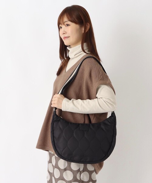 one'sterrace(ワンズテラス)の「LIZ キルティングショルダー(ショルダーバッグ・レディース・ベージュ系その他7/ブラック系8/グレー系その他7・99)」の15枚目の写真