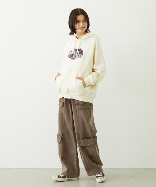 MILKFED.(ミルクフェド)の「OVAL LOGO WIDE HOODIE SWEAT(パーカー・レディース・オフホワイト/ブラック/ベージュ・L/M)」の17枚目の写真