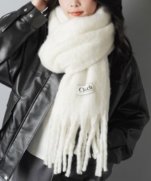 ふんわり軽く、しっかり暖かい。冬の主役級マフラー