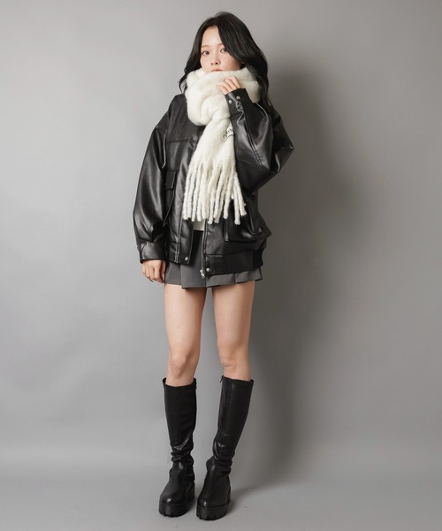 SPINNS（スピンズ）の「ふんわり軽く、しっかり暖かい。冬の主役級マフラー（マフラー・レディース・ピンク/レッド/イエロー/アイボリー/ブルー・ONESIZE）」の19枚目の写真