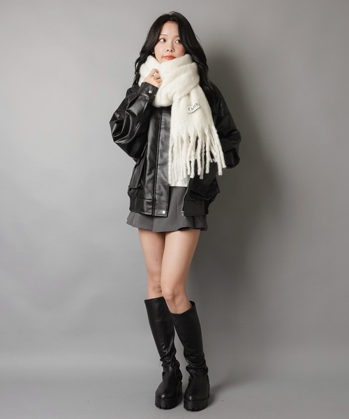 SPINNS（スピンズ）の「ふんわり軽く、しっかり暖かい。冬の主役級マフラー（マフラー・レディース・ピンク/レッド/イエロー/アイボリー/ブルー・ONESIZE）」の20枚目の写真