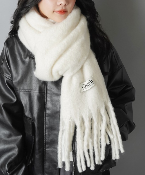 SPINNS（スピンズ）の「ふんわり軽く、しっかり暖かい。冬の主役級マフラー（マフラー・レディース・ピンク/レッド/イエロー/アイボリー/ブルー・ONESIZE）」の13枚目の写真