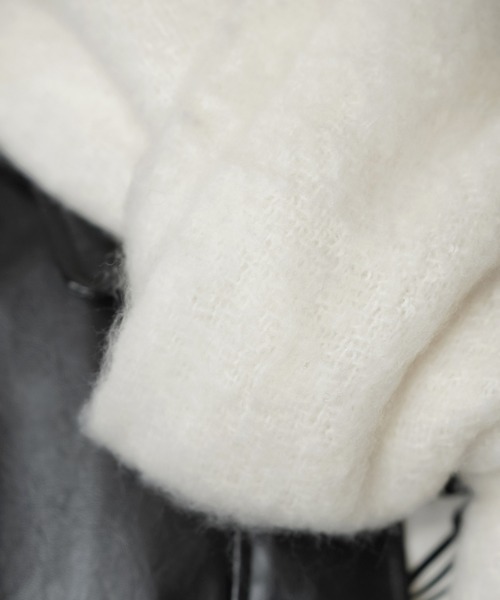 SPINNS（スピンズ）の「ふんわり軽く、しっかり暖かい。冬の主役級マフラー（マフラー・レディース・ピンク/レッド/イエロー/アイボリー/ブルー・ONESIZE）」の16枚目の写真