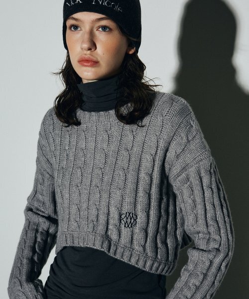 NICK&NICOLE(ニックアンドニコール)の「CROP CABLE SWEATER TOP_GRAY(ニット/セーター・レディース・その他・FREE)」の2枚目の写真