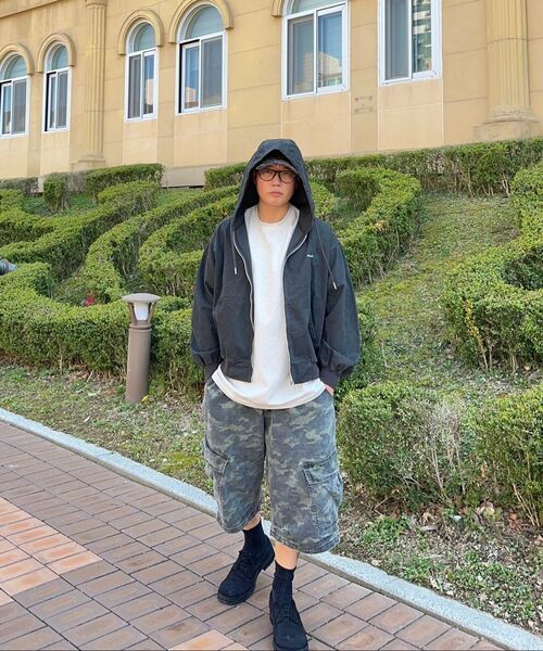 AVANDRESS（アバンドレス ）の「Side Big Denim Shorts CAMO（その他パンツ・レディース・カーキ・MEDIUM/LARGE/XX-SMALL/X-SMALL/SMALL）」の6枚目の写真