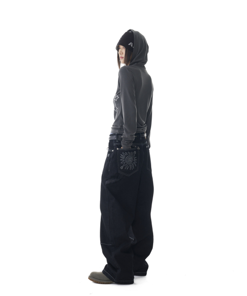 AAKAM(アーカム)の「Needlework Carpenter Denim Pants (Black)(デニムパンツ・レディース・ブラック・1/2)」の10枚目の写真