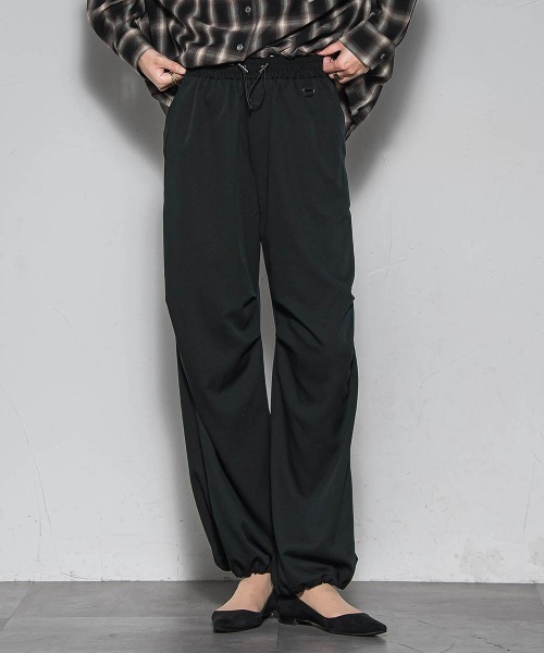 MAYSON GREY(メイソングレイ)の「サイドラインパラシュートパンツ≪洗濯機で洗える≫(その他パンツ・レディース・チャコールグレー/ブラック・M)」の3枚目の写真