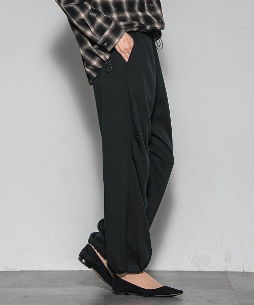 MAYSON GREY(メイソングレイ)の「サイドラインパラシュートパンツ≪洗濯機で洗える≫(その他パンツ・レディース・チャコールグレー/ブラック・M)」の4枚目の写真