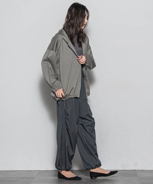 MAYSON GREY(メイソングレイ)の「サイドラインパラシュートパンツ≪洗濯機で洗える≫(その他パンツ・レディース・チャコールグレー/ブラック・M)」の16枚目の写真