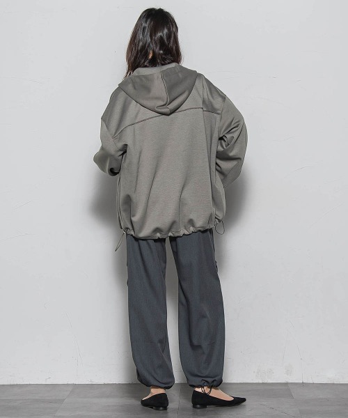 MAYSON GREY(メイソングレイ)の「サイドラインパラシュートパンツ≪洗濯機で洗える≫(その他パンツ・レディース・チャコールグレー/ブラック・M)」の17枚目の写真