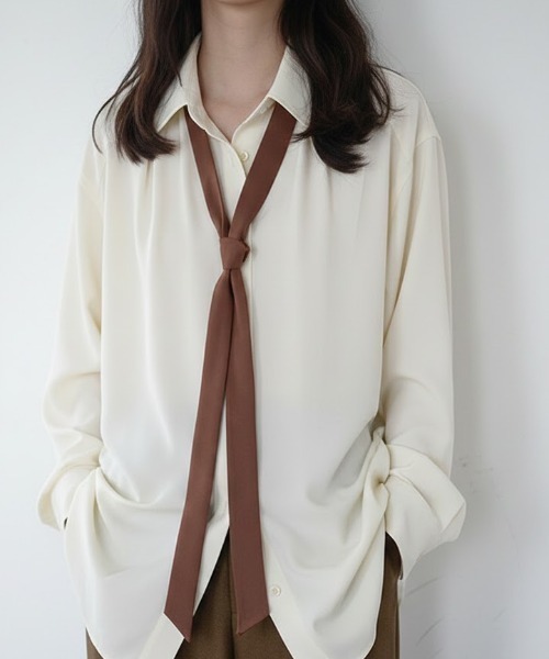cammie(キャミー)の「オーバーサイズシンプルシャツネクタイセット(シャツ/ブラウス・レディース・グレー/アイボリー・M/L)」の2枚目の写真