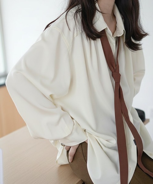 cammie(キャミー)の「オーバーサイズシンプルシャツネクタイセット(シャツ/ブラウス・レディース・グレー/アイボリー・M/L)」の6枚目の写真