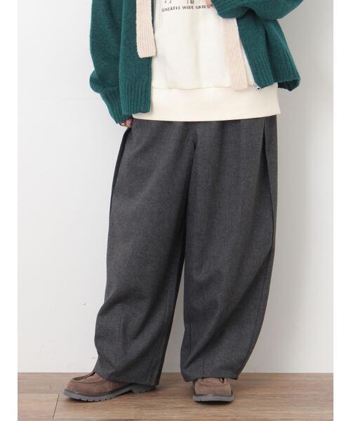 Samansa Mos2(サマンサ モスモス)の「【M/Lサイズ】サイド深タックバレルパンツ(その他パンツ・レディース・カーキ/チャコールグレー/ブルー/ベージュ・L/M)」の2枚目の写真