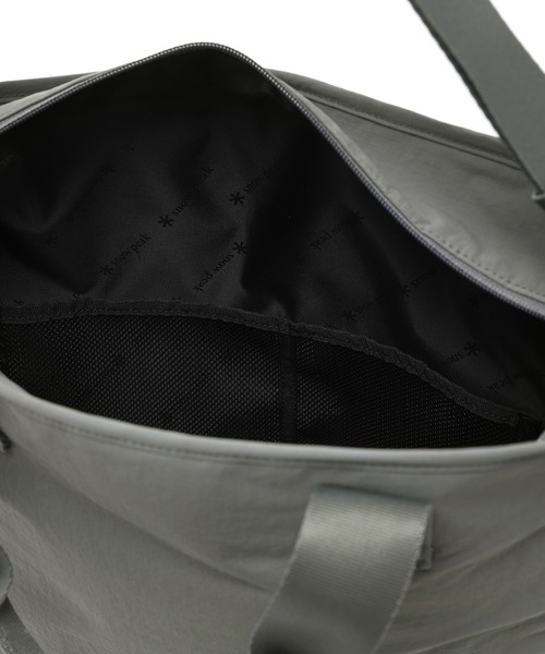 Snow Peak(スノーピーク)の「SnowPeak / Dual Tech Alpha Tote Bag デュアルテック アルファ トートバッグ 海外限定(ショルダーバッグ・メンズ・ブラック/ダークグレー/ライトグレー・ONE SIZE)」の17枚目の写真