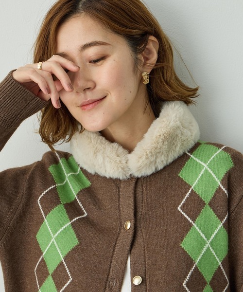 Petit Honfleur(プチオンフルール)の「ファーティペット【マグネットで簡単着脱】(ストール/ショール・レディース・グレー/アイボリー/モカ・フリー)」の7枚目の写真