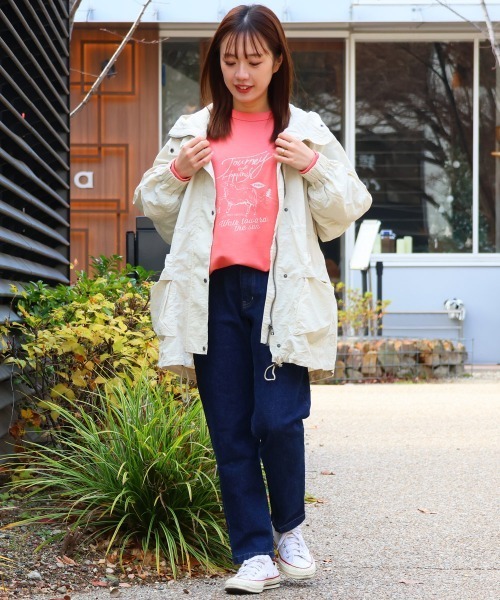 KRIFF MAYER Lady's Collection（クリフメイヤーレディースコレクション）の「【撥水/防汚】クリーネス ゆったりマウンテンパーカー / ライトアウター（オーバーサイズ・ウエストドロスト）（マウンテンパーカー・レディース・カラフル/チャコール/ナチュラル/オリーブ・LARGE/MEDIUM）」の8枚目の写真