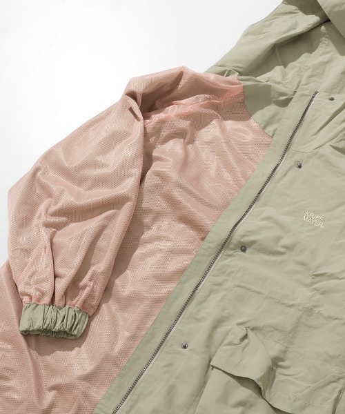 KRIFF MAYER Lady's Collection（クリフメイヤーレディースコレクション）の「【撥水/防汚】クリーネス ゆったりマウンテンパーカー / ライトアウター（オーバーサイズ・ウエストドロスト）（マウンテンパーカー・レディース・カラフル/チャコール/ナチュラル/オリーブ・LARGE/MEDIUM）」の18枚目の写真