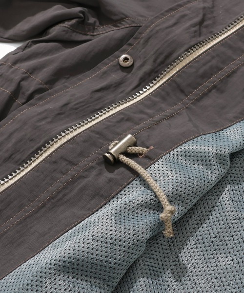 KRIFF MAYER Lady's Collection（クリフメイヤーレディースコレクション）の「【撥水/防汚】クリーネス ゆったりマウンテンパーカー / ライトアウター（オーバーサイズ・ウエストドロスト）（マウンテンパーカー・レディース・カラフル/チャコール/ナチュラル/オリーブ・LARGE/MEDIUM）」の13枚目の写真