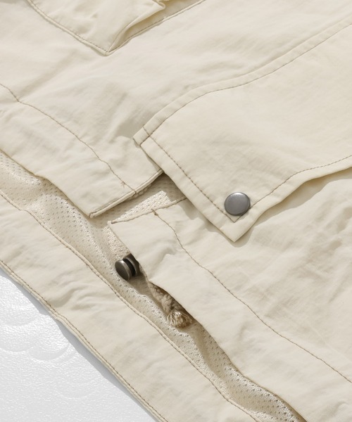 KRIFF MAYER Lady's Collection（クリフメイヤーレディースコレクション）の「【撥水/防汚】クリーネス ゆったりマウンテンパーカー / ライトアウター（オーバーサイズ・ウエストドロスト）（マウンテンパーカー・レディース・カラフル/チャコール/ナチュラル/オリーブ・LARGE/MEDIUM）」の21枚目の写真