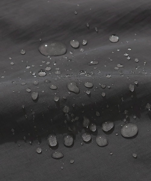 KRIFF MAYER Lady's Collection（クリフメイヤーレディースコレクション）の「【撥水/防汚】クリーネス ゆったりマウンテンパーカー / ライトアウター（オーバーサイズ・ウエストドロスト）（マウンテンパーカー・レディース・カラフル/チャコール/ナチュラル/オリーブ・LARGE/MEDIUM）」の12枚目の写真