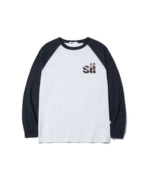 PAGESIISII（ページシシ）の「アイポイントプリントオーバーサイズロングスリーブ[20カラー]（Tシャツ/カットソー・レディース・ネイビー系2/ホワイト系3/ホワイト系5/ブラック系2/ブラック系4/ホワイト系その他2/ホワイト系1/ホワイト系2/ネイビー系3/ブラック系5/ブラック系6/ブラウン系1/ブラック系1/ネイビー系1/ホワイト系4/ホワイト系6/ブラック系3/ホワイト系7/ホワイト系8/ホワイト系9・MEDIUM/LARGE）」の18枚目の写真