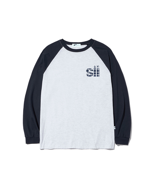 PAGESIISII（ページシシ）の「アイポイントプリントオーバーサイズロングスリーブ[20カラー]（Tシャツ/カットソー・レディース・ネイビー系2/ホワイト系3/ホワイト系5/ブラック系2/ブラック系4/ホワイト系その他2/ホワイト系1/ホワイト系2/ネイビー系3/ブラック系5/ブラック系6/ブラウン系1/ブラック系1/ネイビー系1/ホワイト系4/ホワイト系6/ブラック系3/ホワイト系7/ホワイト系8/ホワイト系9・MEDIUM/LARGE）」の19枚目の写真