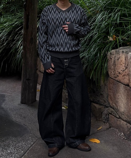 Gaphos (ガフォス)の「vネックジグザグパターンニット(ニット/セーター・メンズ・ブラック/その他・2/1)」の7枚目の写真