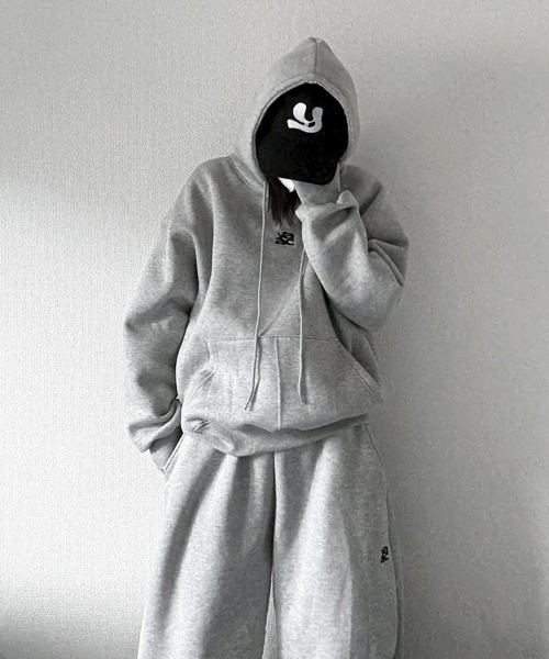 YACA（ヤーカ）の「Cropped Logo Hoodie/クロップドロゴフーディー【unisex item】（パーカー・レディース・ブラック/グレー・FREE）」の9枚目の写真