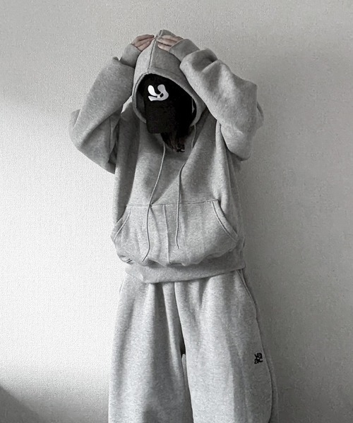 YACA（ヤーカ）の「Cropped Logo Hoodie/クロップドロゴフーディー【unisex item】（パーカー・レディース・ブラック/グレー・FREE）」の8枚目の写真