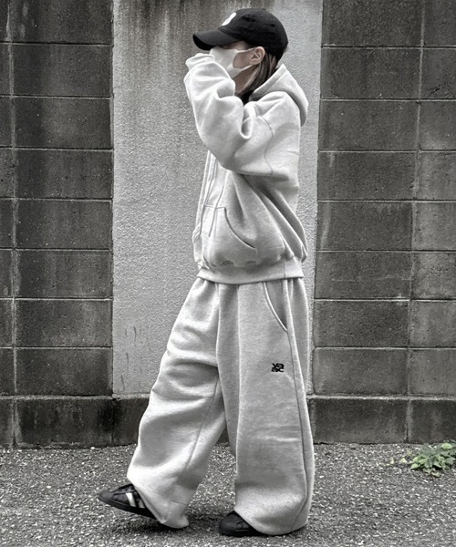 YACA（ヤーカ）の「Cropped Logo Hoodie/クロップドロゴフーディー【unisex item】（パーカー・レディース・ブラック/グレー・FREE）」の21枚目の写真