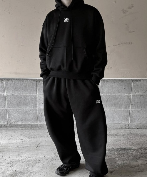 YACA（ヤーカ）の「Cropped Logo Hoodie/クロップドロゴフーディー【unisex item】（パーカー・レディース・ブラック/グレー・FREE）」の10枚目の写真