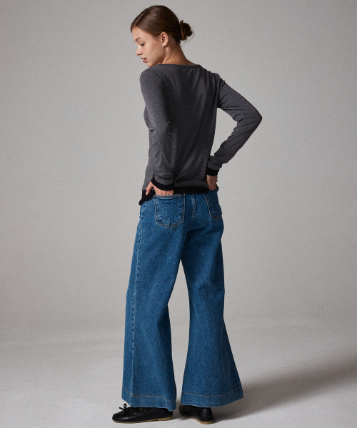 AWESOME STUDIO(オーサムスタジオ)の「ワイドブーツカットデニムパンツブルー(デニムパンツ・レディース・ブルー・SMALL/MEDIUM)」の5枚目の写真