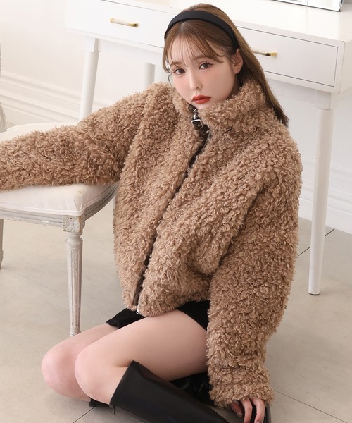 one after another NICE CLAUP（ワンアフターアナザーナイスクラップ）の「プードルショートブルゾン（その他アウター・レディース・キャメル/ピンク/アイボリー・FREE）」の3枚目の写真