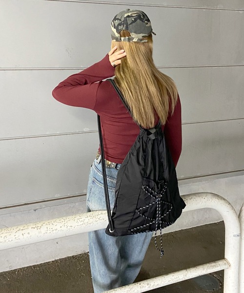 rire（リル）の「ドローコードナップサック（バックパック/リュック・レディース・ベージュ/グレー/アイボリー/ブラック/カーキ・FREE）」の21枚目の写真