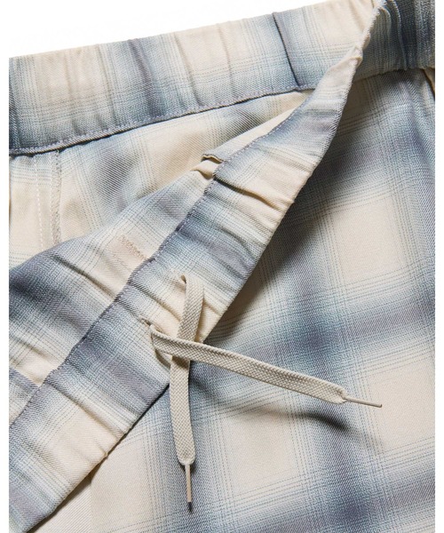 SOPHNET.（ソフネット）の「DRAPE EASY SHORTS（その他パンツ・メンズ・オフホワイト/ブラック・3/2/1/4/5）」の6枚目の写真