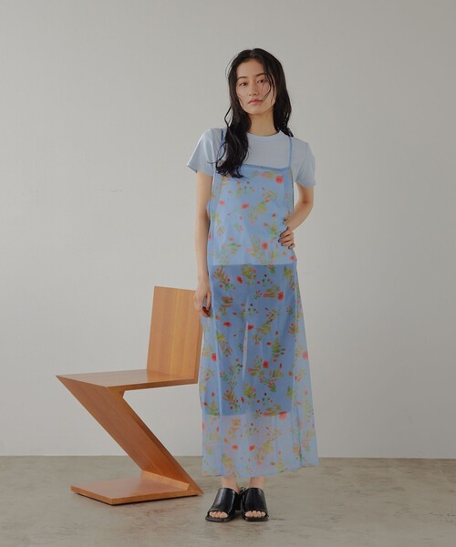 EMMEL REFINES（エメルリファインズ）の「＜EMMEL REFINES＞EM フラワープリント シアー キャミ ワンピース（ワンピース・レディース・ライトブルー/ブラック・M/S）」の3枚目の写真