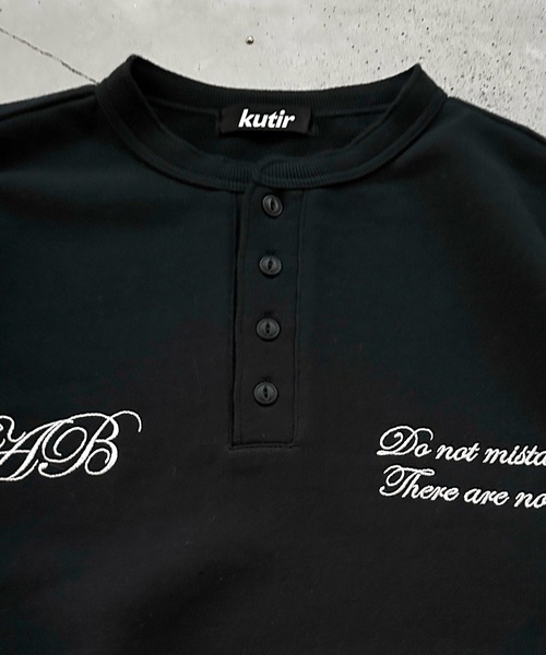 kutir（クティール）の「EMBROIDERY DESIGN HENLEY NECK SWEAT／刺繍デザインヘンリーネックスウェット（スウェット・メンズ・ブラック/その他/杢グレー/ネイビー・LARGE/MEDIUM）」の17枚目の写真