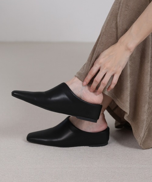 select MOCA（セレクトモカ）の「スクエアトゥフェイクレザースライドシューズ（スリッポン・レディース・ブラック・LARGE/MEDIUM/SMALL）」の14枚目の写真