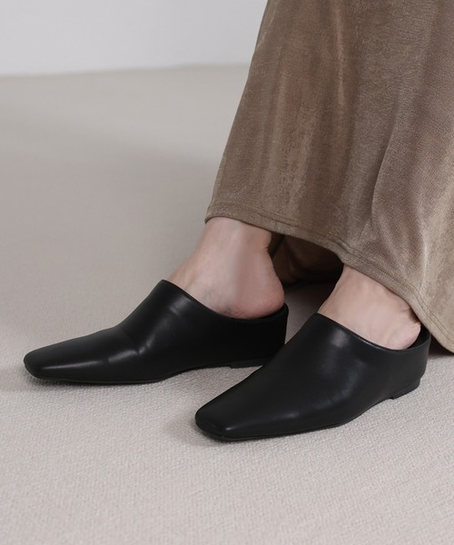 select MOCA（セレクトモカ）の「スクエアトゥフェイクレザースライドシューズ（スリッポン・レディース・ブラック・LARGE/MEDIUM/SMALL）」の15枚目の写真